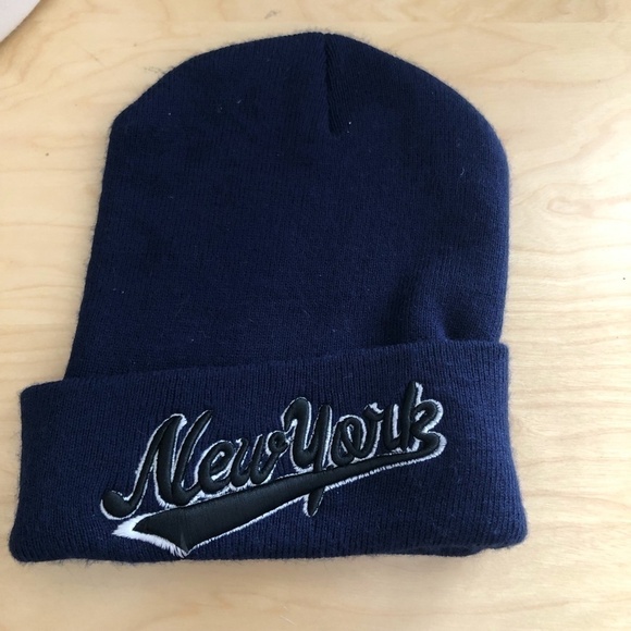 NEW YORK Cuffed Beanie - Embroidered & Applique - Picture 1 of 6